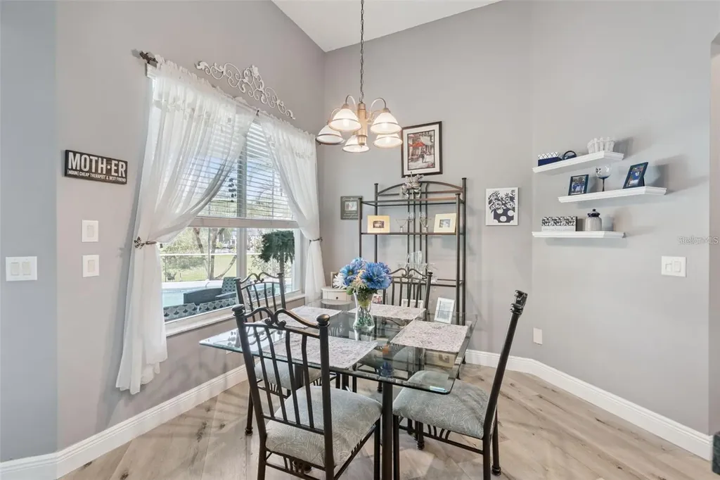 529 Johns Landing Way Oakland FL 34787