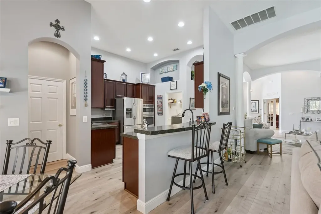 529 Johns Landing Way Oakland FL 34787