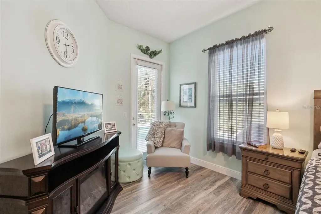 529 Johns Landing Way Oakland FL 34787