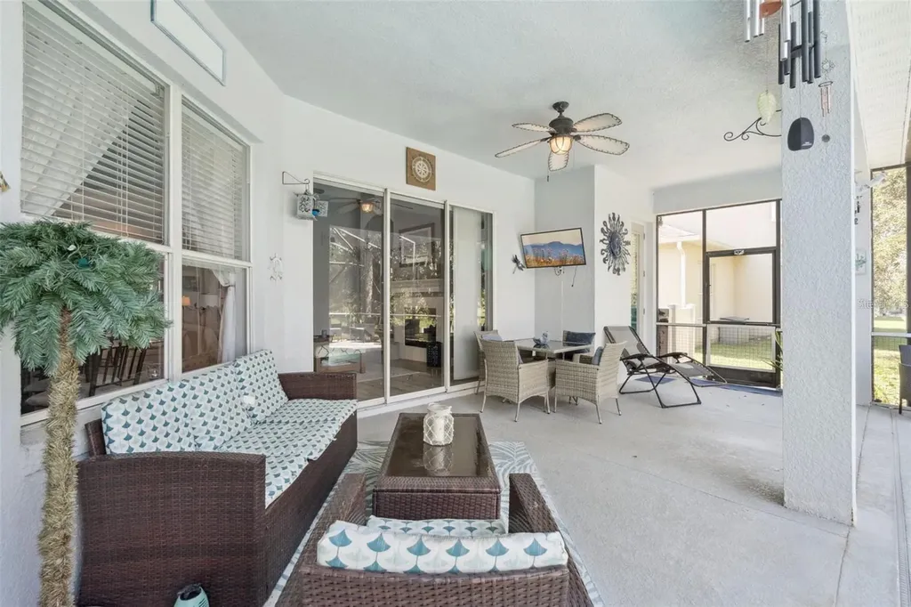 529 Johns Landing Way Oakland FL 34787