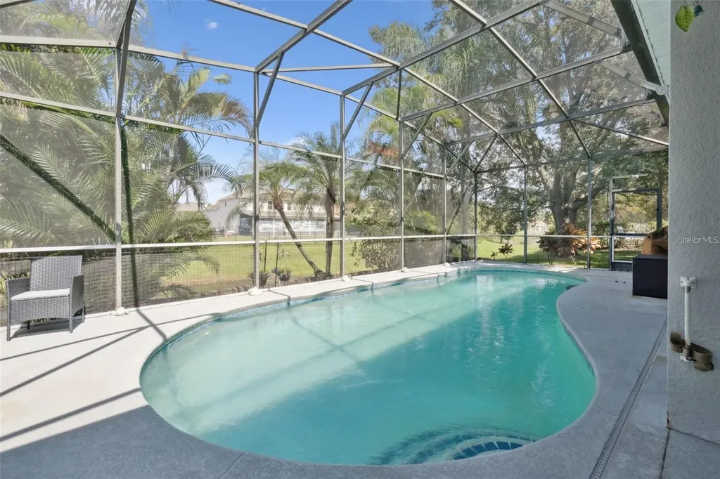 529 Johns Landing Way Oakland FL 34787