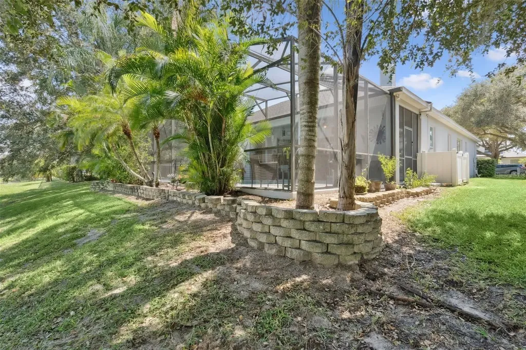 529 Johns Landing Way Oakland FL 34787