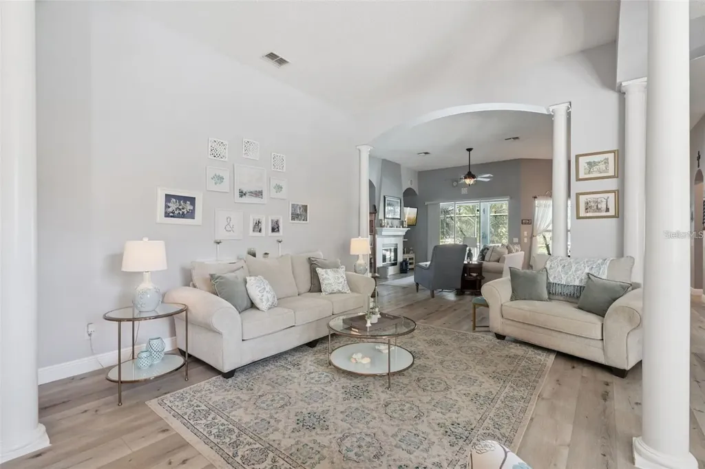 529 Johns Landing Way Oakland FL 34787