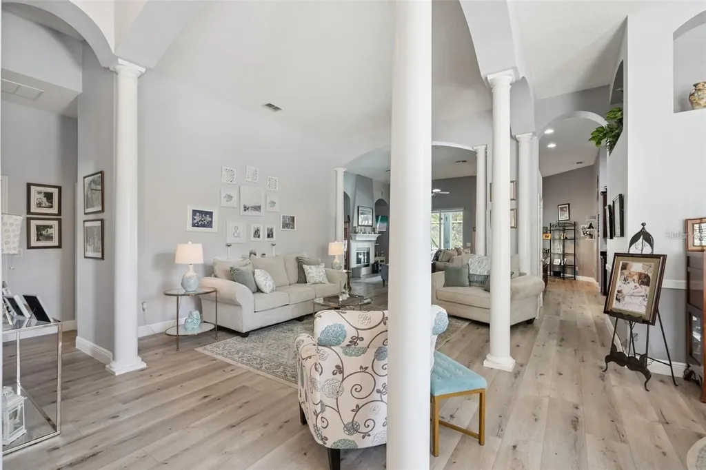 529 Johns Landing Way Oakland FL 34787