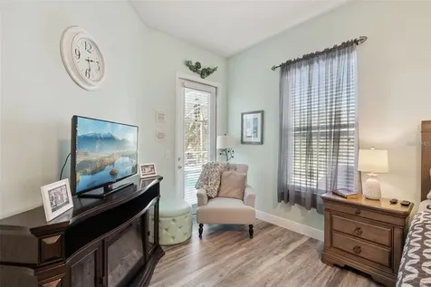 529 Johns Landing Way Oakland FL 34787