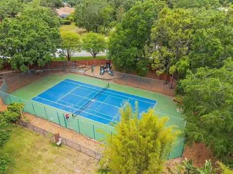 529 Johns Landing Way Oakland FL 34787