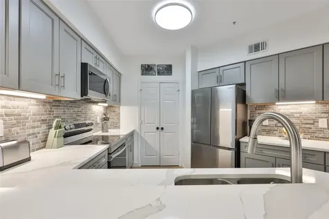 3312 Bay Club Circle Tampa FL 33607