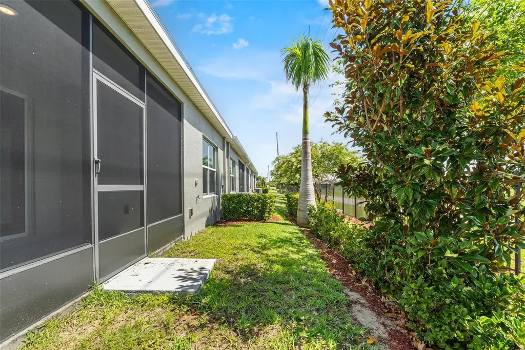 2825 Attwater Loop Winter Haven FL 33884