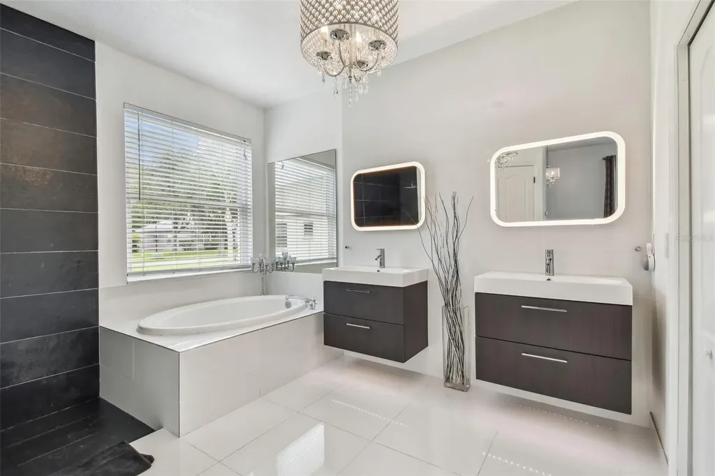 8208 Pinewood Run Court Tampa FL 33647
