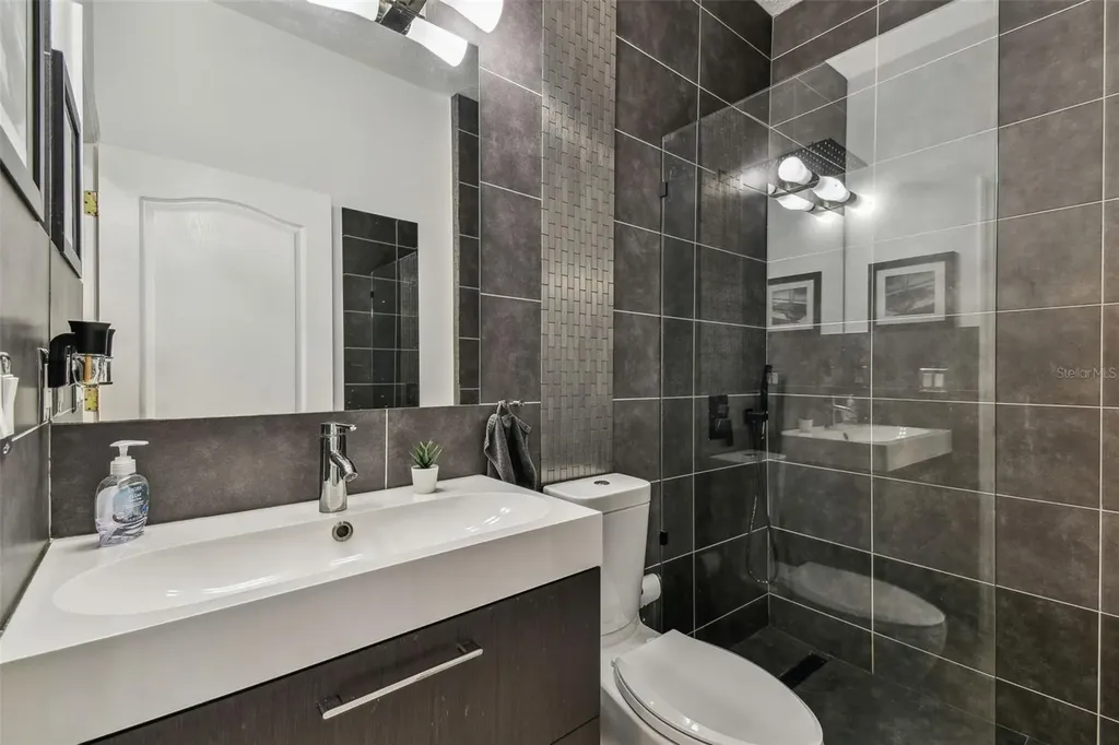 8208 Pinewood Run Court Tampa FL 33647