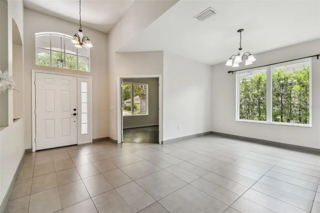 8208 Pinewood Run Court Tampa FL 33647