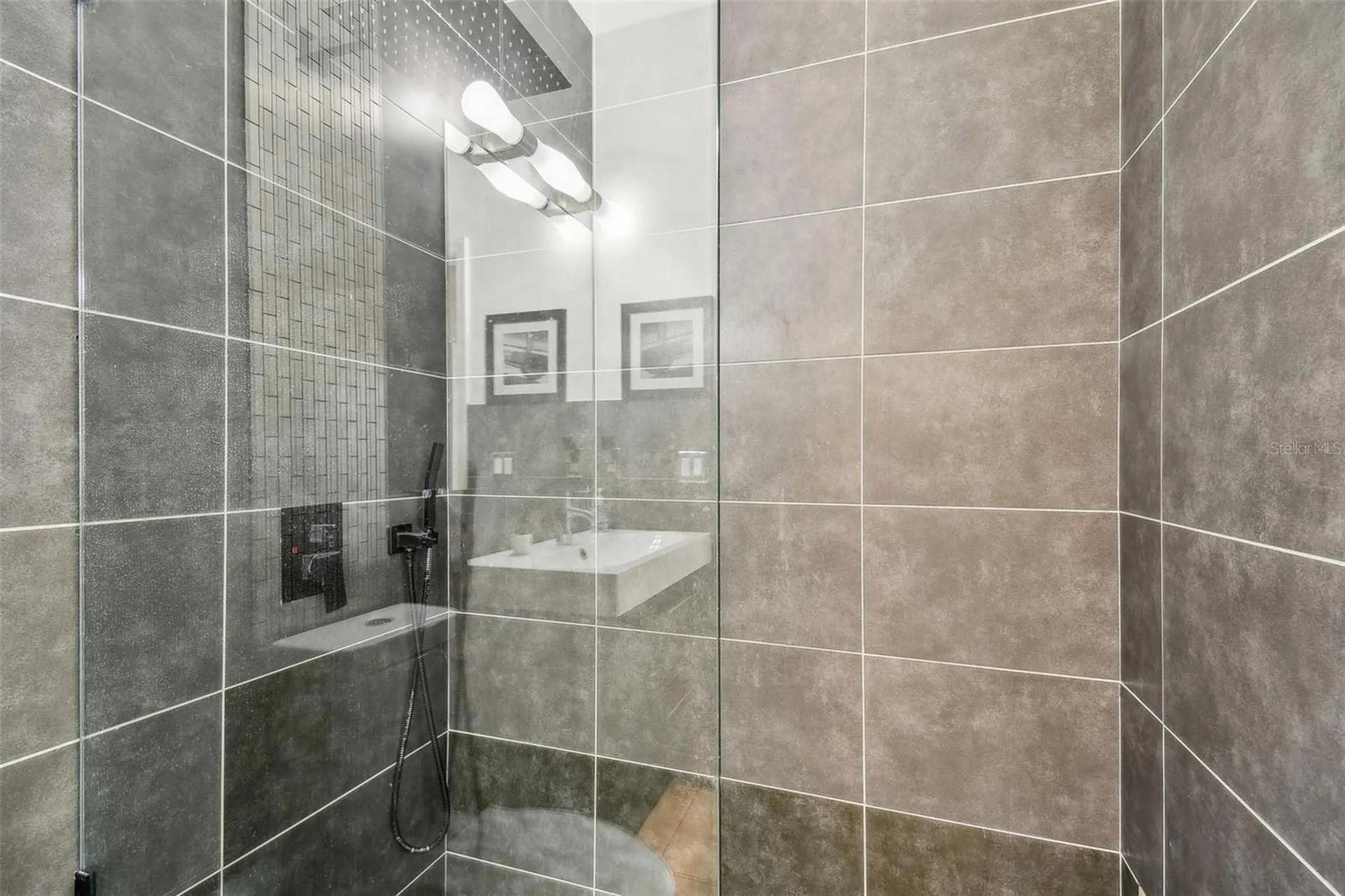 8208 Pinewood Run Court Tampa FL 33647