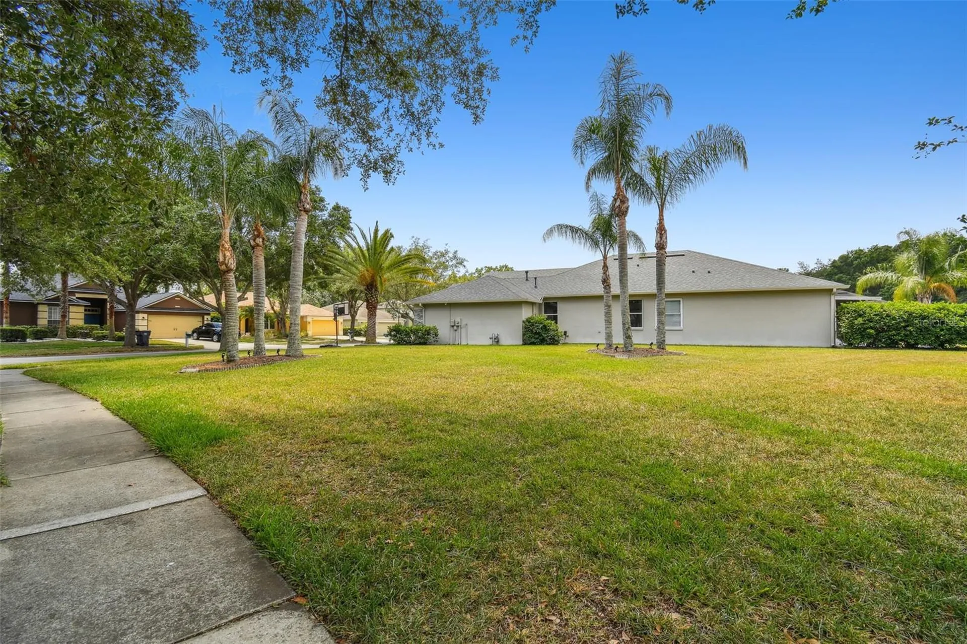 8208 Pinewood Run Court Tampa FL 33647