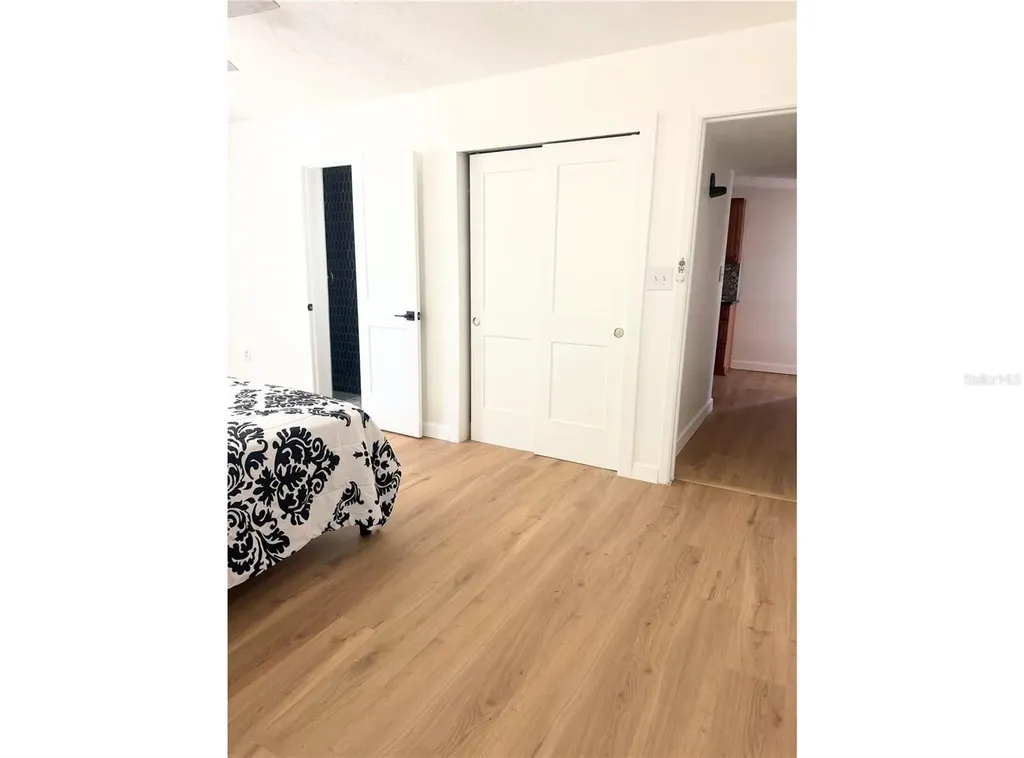 870 86th Avenue N St Petersburg FL 33702