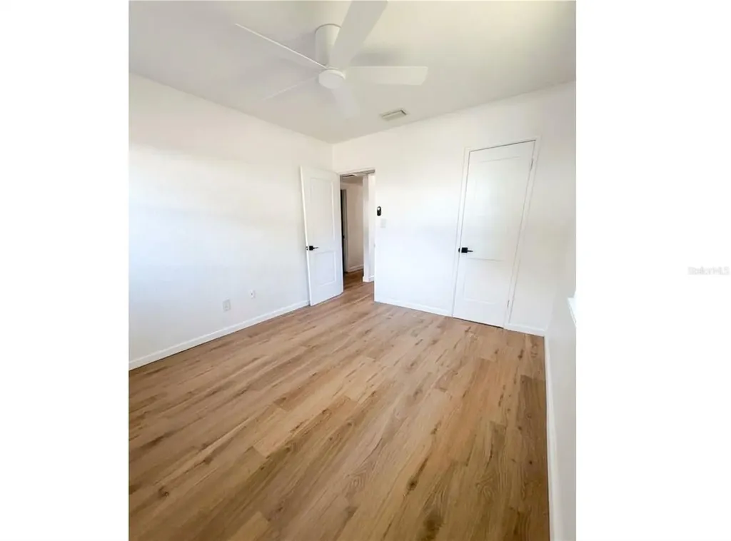 870 86th Avenue N St Petersburg FL 33702