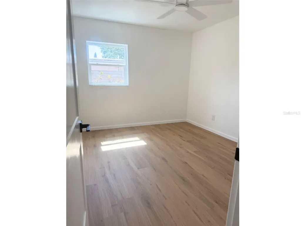 870 86th Avenue N St Petersburg FL 33702
