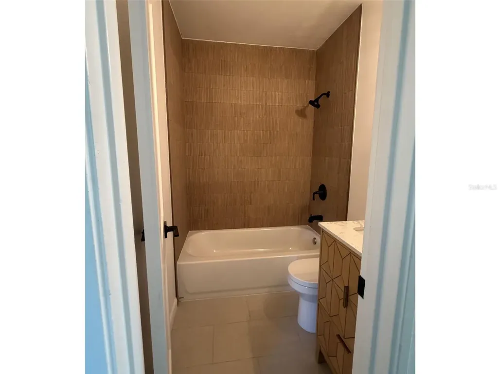 870 86th Avenue N St Petersburg FL 33702