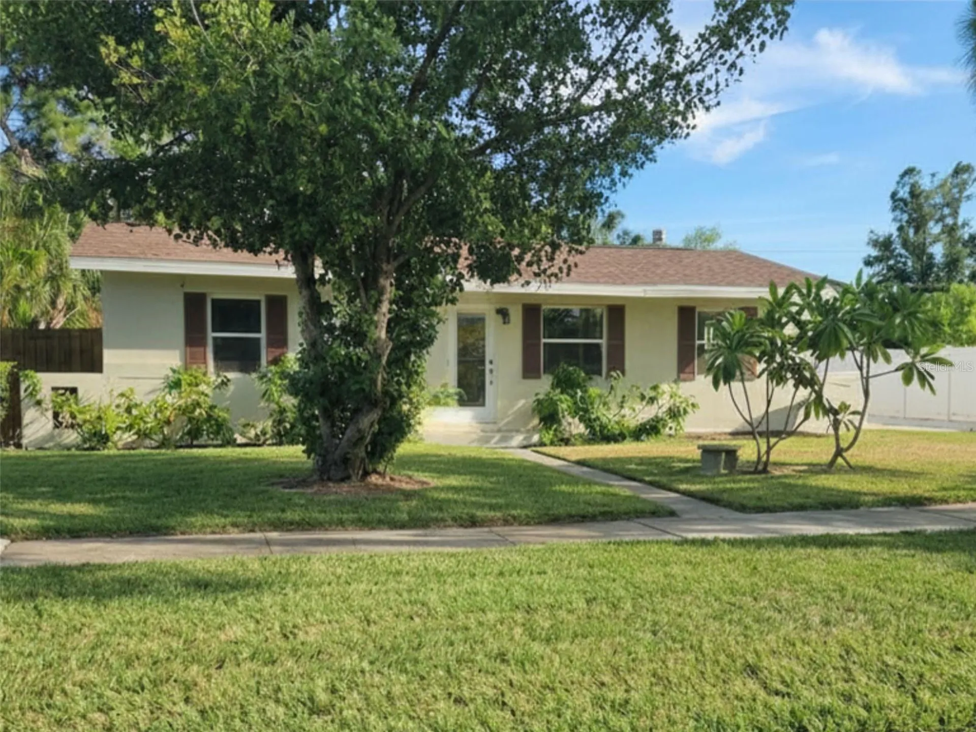870 86th Avenue N St Petersburg FL 33702