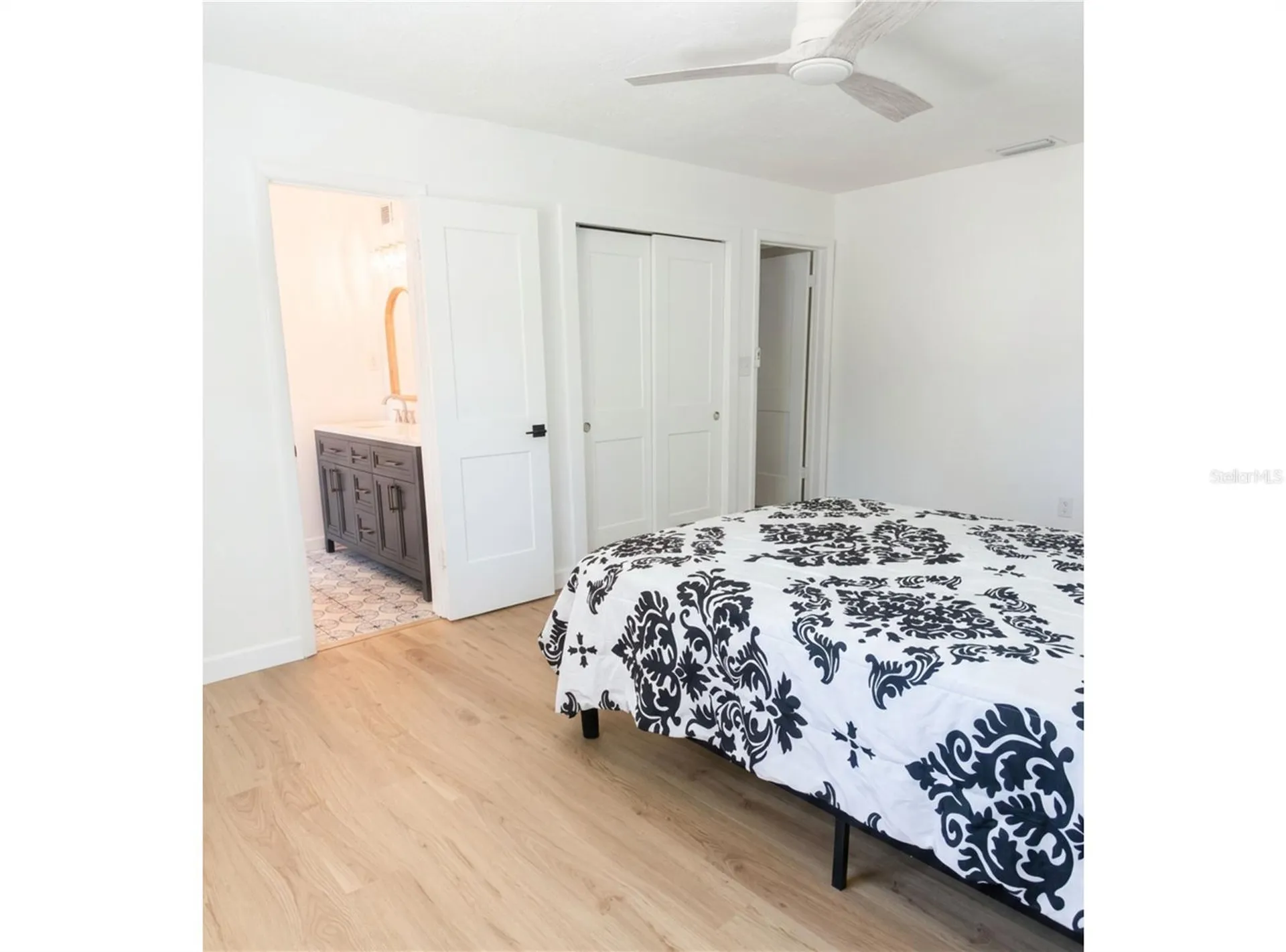 870 86th Avenue N St Petersburg FL 33702