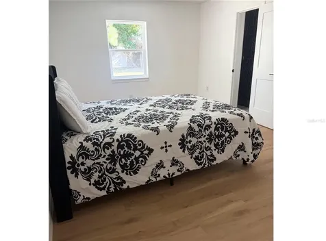 870 86th Avenue N St Petersburg FL 33702