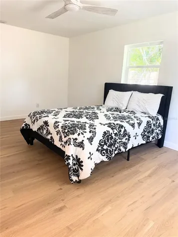 870 86th Avenue N St Petersburg FL 33702
