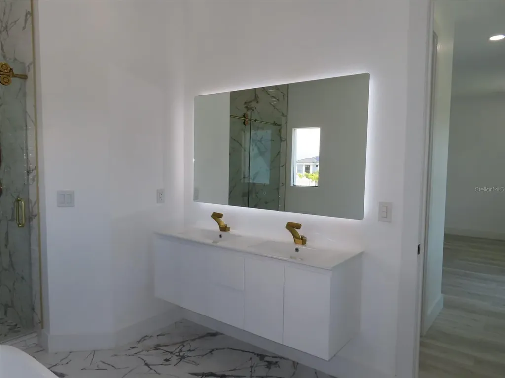 6510 Simone Shores Circle Apollo Beach FL 33572