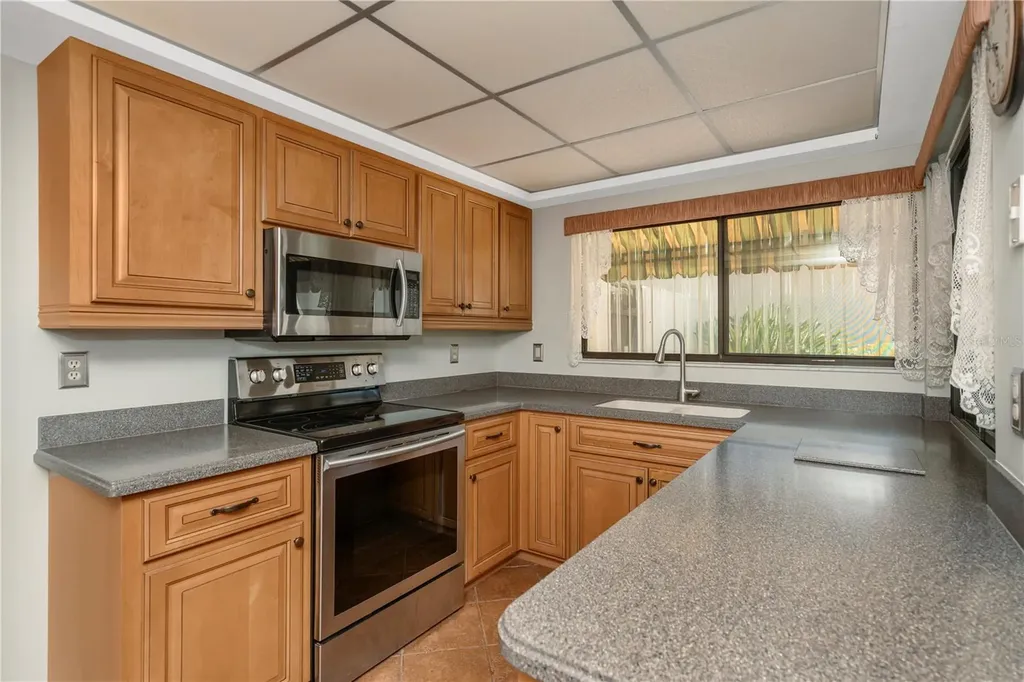 3825 Glen Oaks Manor Drive Sarasota FL 34232