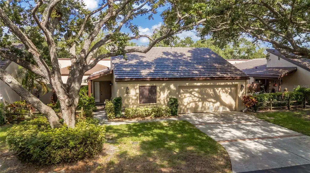 3825 Glen Oaks Manor Drive Sarasota FL 34232