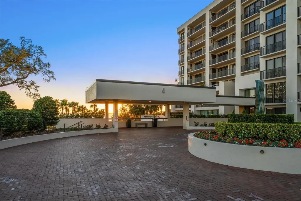 4 Belleview Boulevard Belleair FL 33756