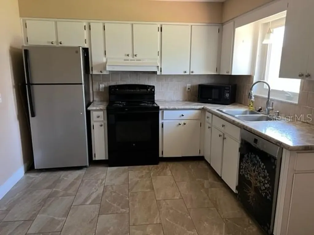 6890 Versailles N Pinellas Park FL 33781