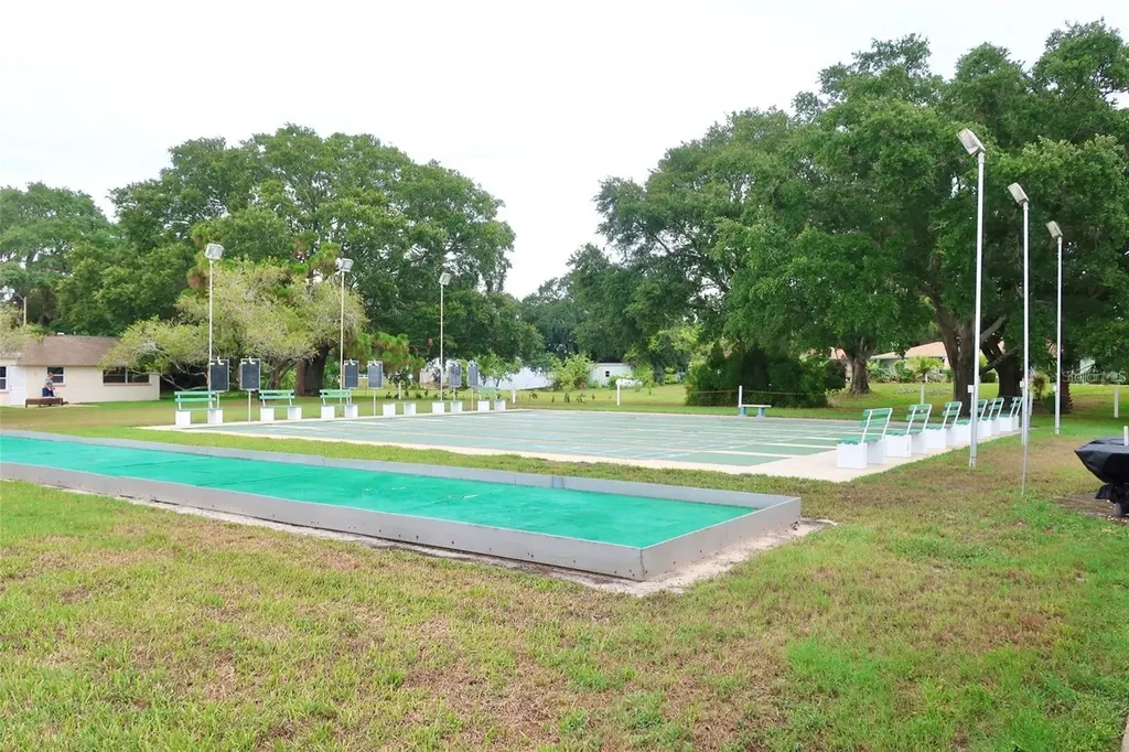 6890 Versailles N Pinellas Park FL 33781