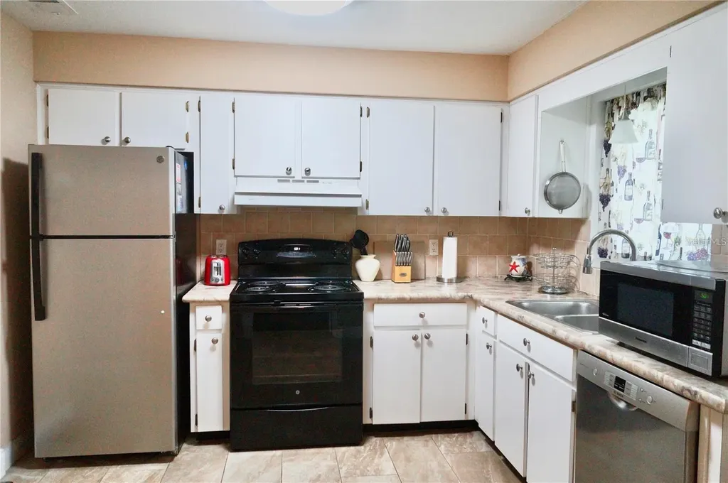 6890 Versailles N Pinellas Park FL 33781