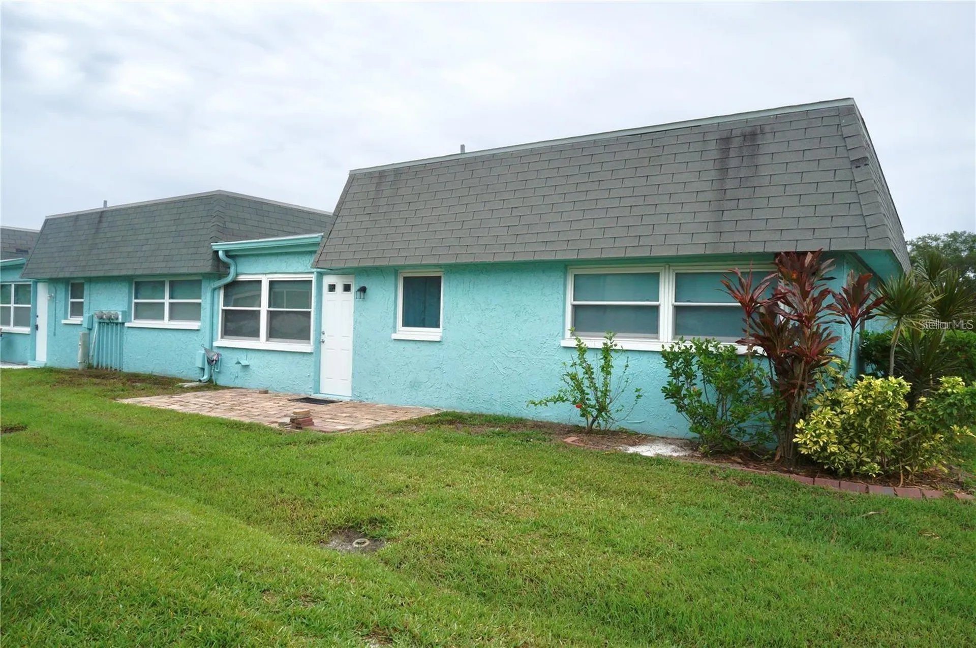 6890 Versailles N Pinellas Park FL 33781