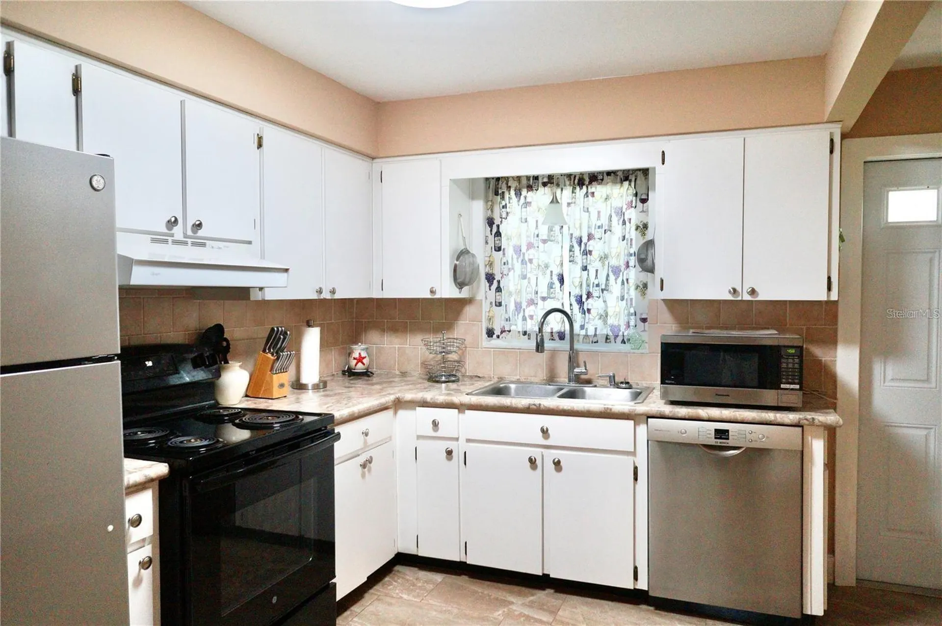 6890 Versailles N Pinellas Park FL 33781