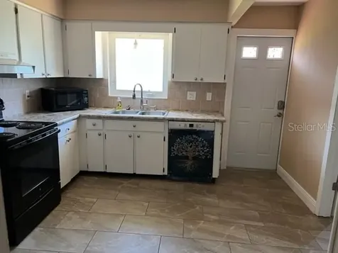 6890 Versailles N Pinellas Park FL 33781