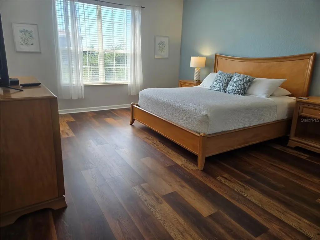5049 Shoreway Loop Orlando FL 32819