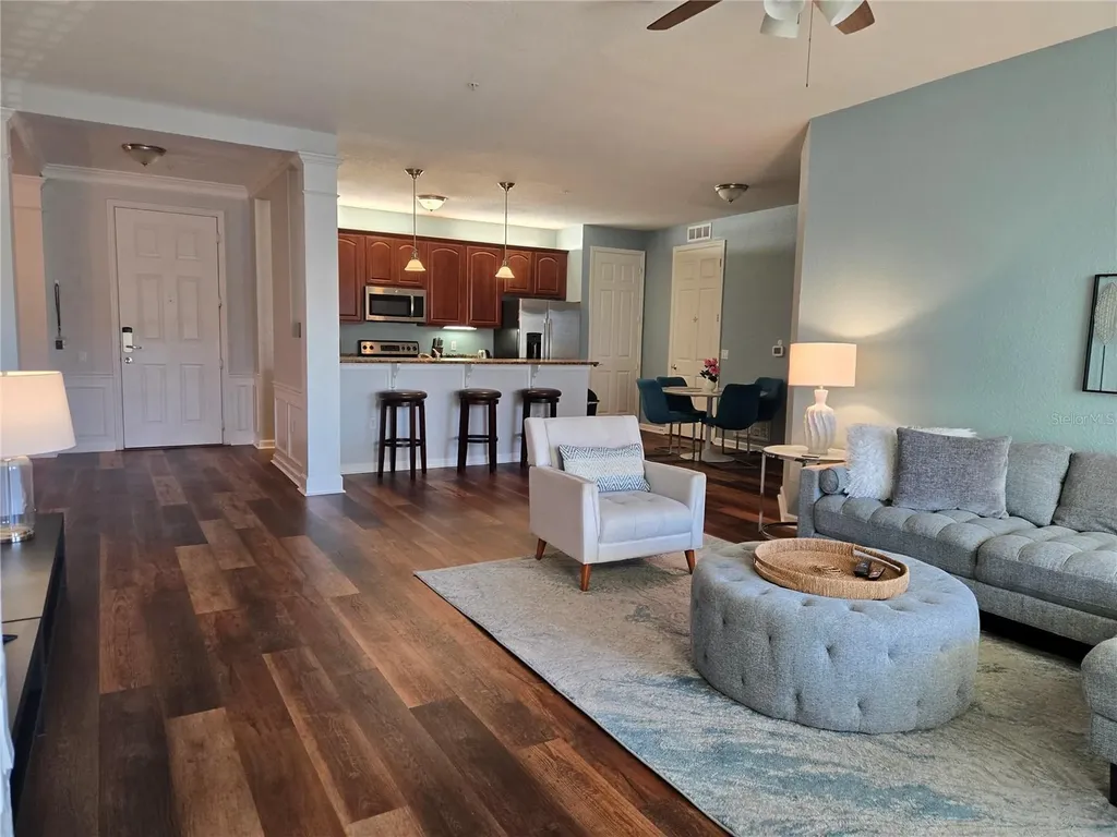 5049 Shoreway Loop Orlando FL 32819