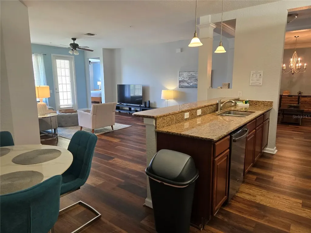 5049 Shoreway Loop Orlando FL 32819
