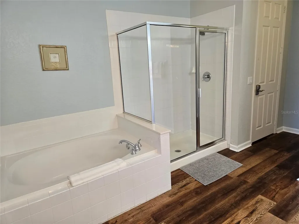 5049 Shoreway Loop Orlando FL 32819