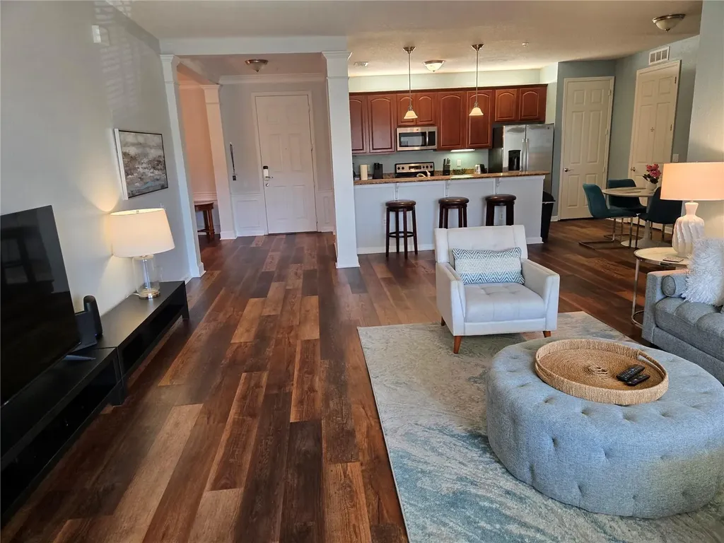 5049 Shoreway Loop Orlando FL 32819