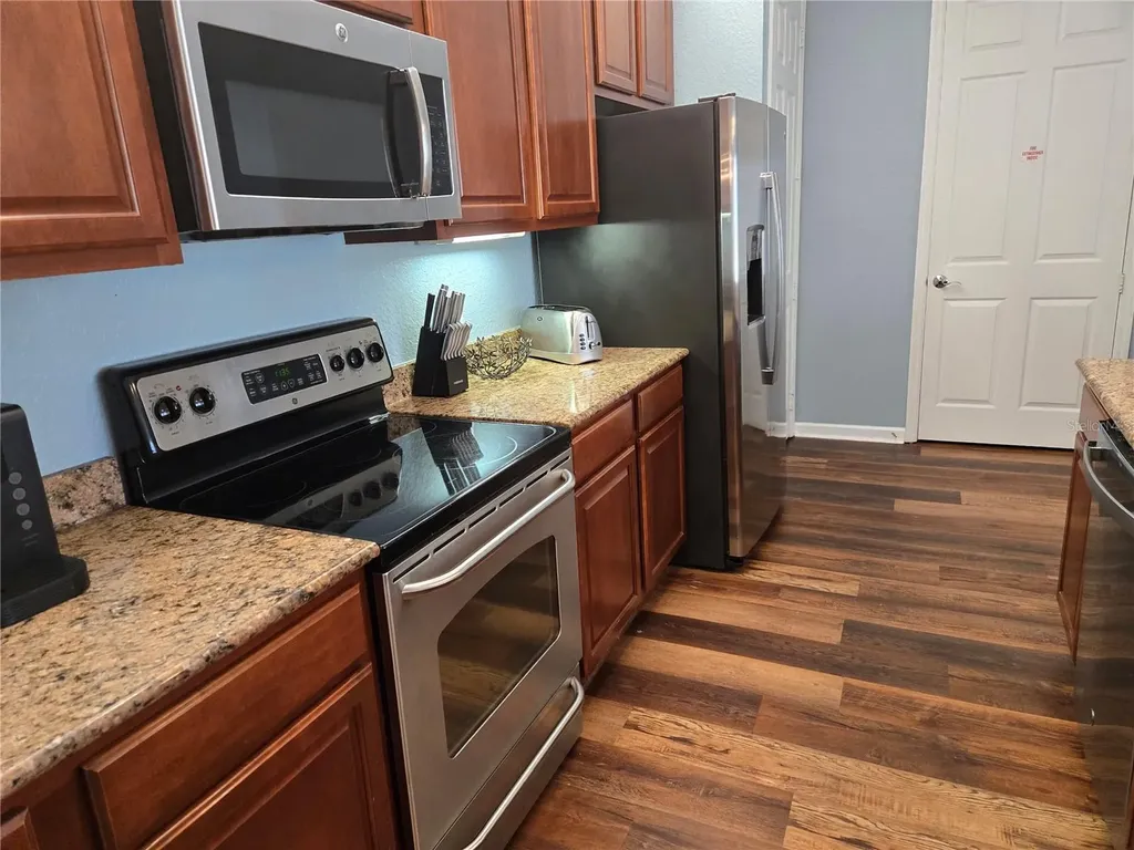 5049 Shoreway Loop Orlando FL 32819