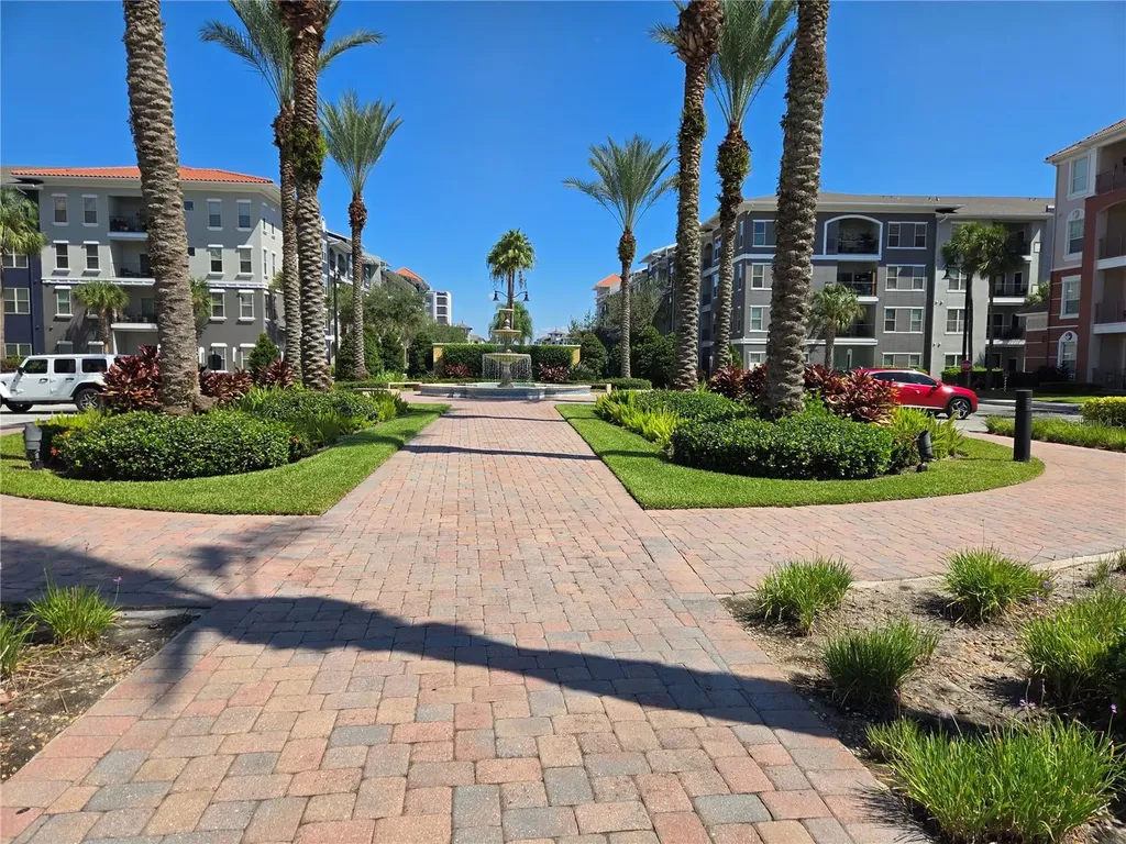 5049 Shoreway Loop Orlando FL 32819