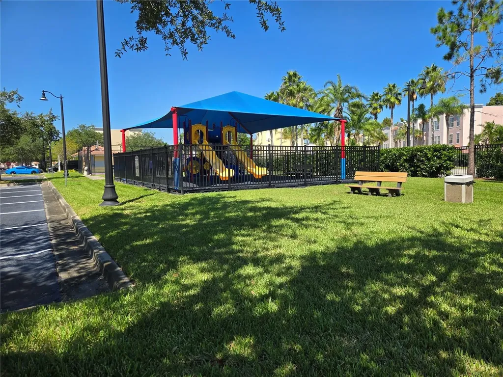 5049 Shoreway Loop Orlando FL 32819
