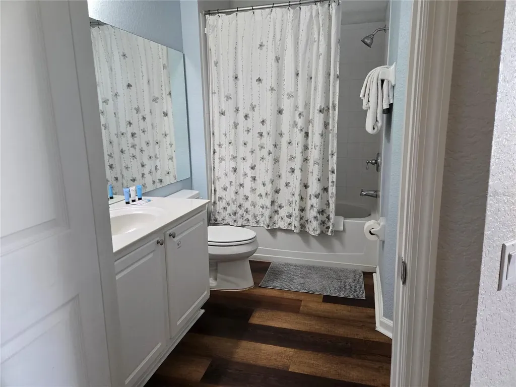5049 Shoreway Loop Orlando FL 32819