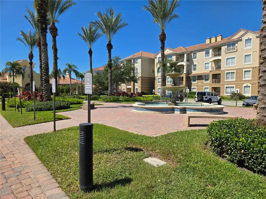 5049 Shoreway Loop Orlando FL 32819