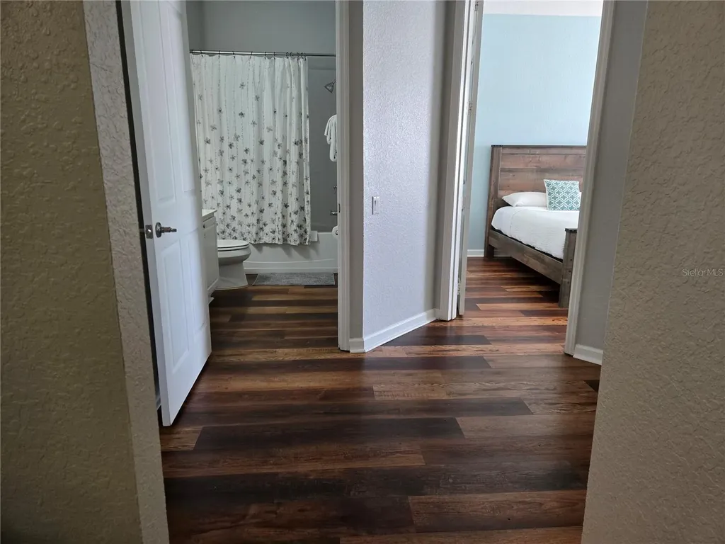 5049 Shoreway Loop Orlando FL 32819