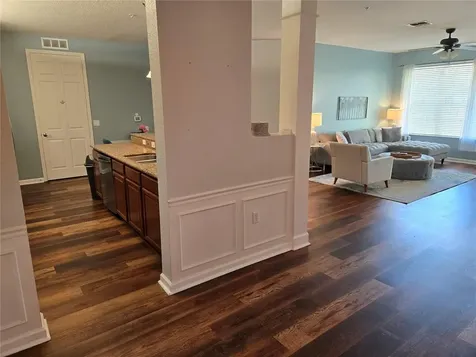 5049 Shoreway Loop Orlando FL 32819