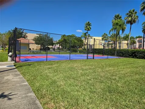 5049 Shoreway Loop Orlando FL 32819