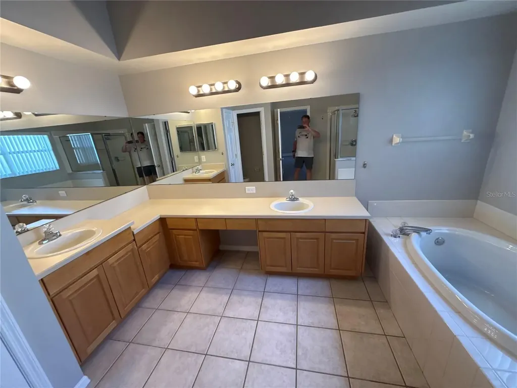 2727 Villa Drive Valrico FL 33596