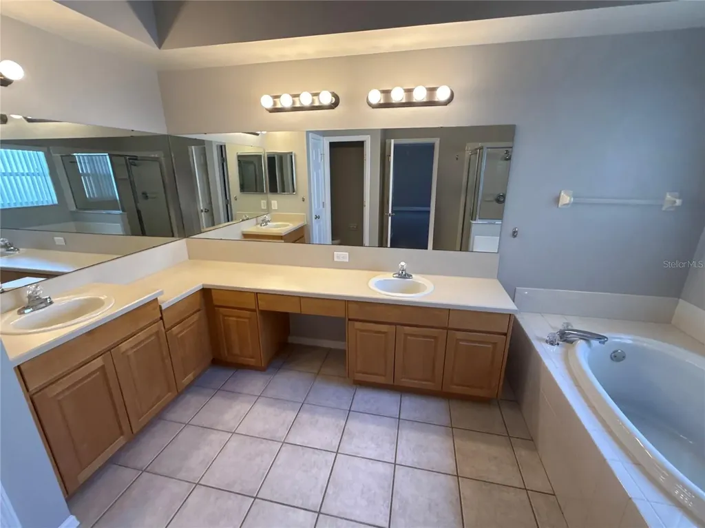 2727 Villa Drive Valrico FL 33596